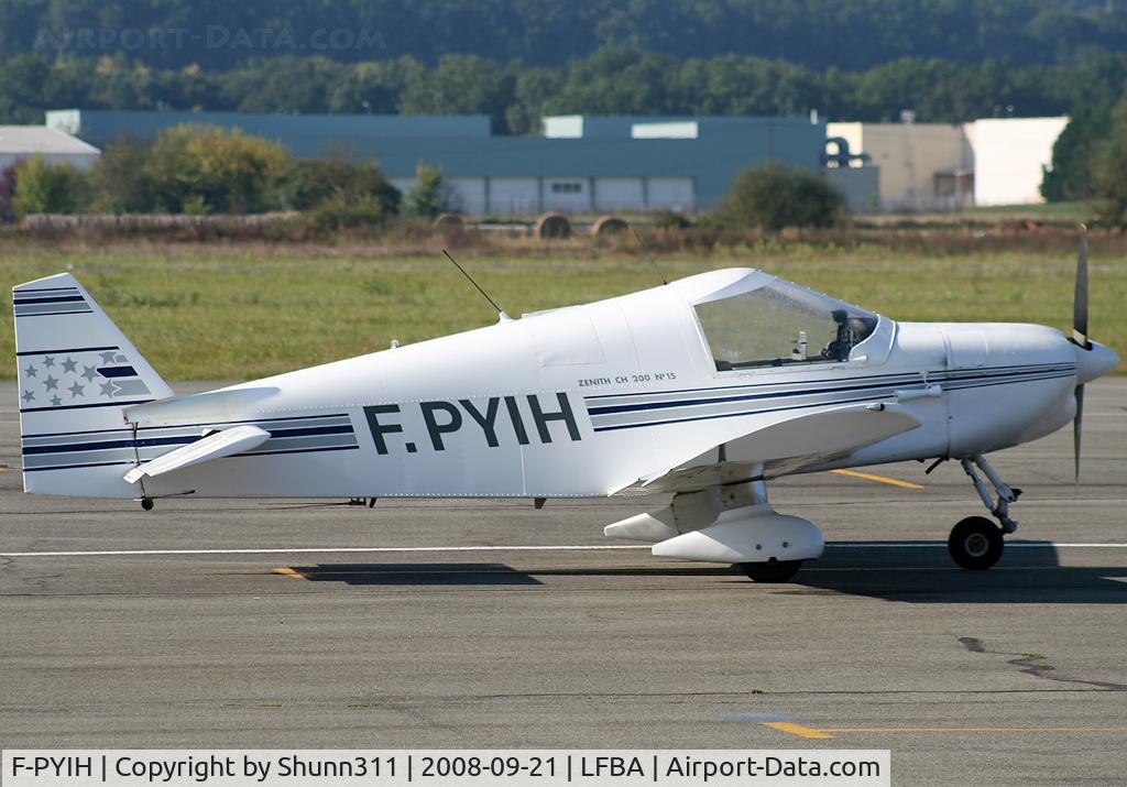 F-PYIH, 1980 Heintz Zenith CH-200 125 C/N 15, Parked at the Airclub...