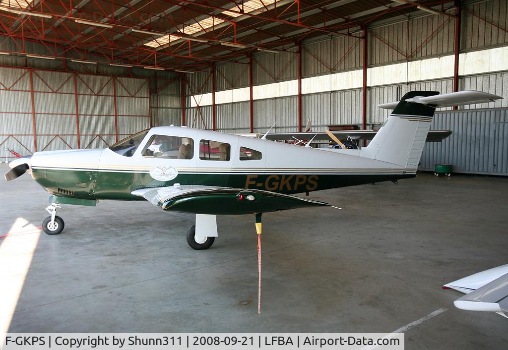 F-GKPS, Piper PA-28RT-201 Arrow IV C/N 28R7918128, Parked inside Airclub's hangar...