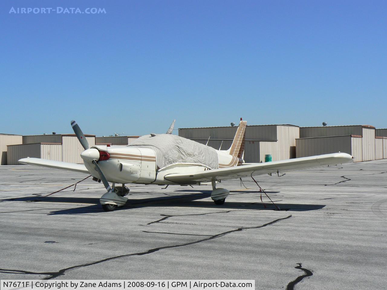 N7671F, 1976 Piper PA-32-300 Cherokee Six C/N 32-7740016, At Grand Prairie Municipal