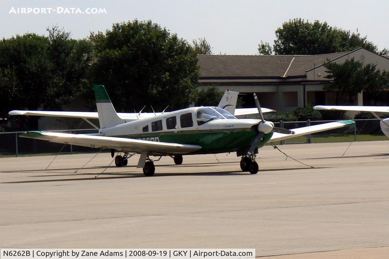 N6262B, 1981 Piper PA-32R-301 C/N 32R-8113067, At Arlington Municipal
