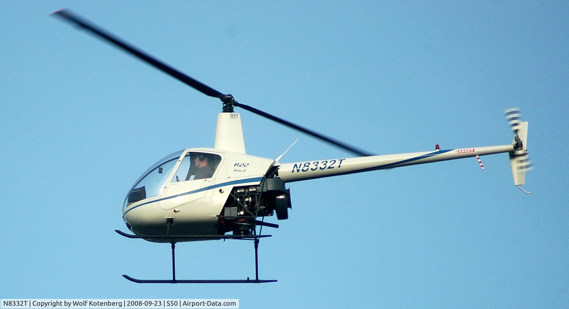 N8332T, 1996 Robinson R22 Beta C/N 2587, flying