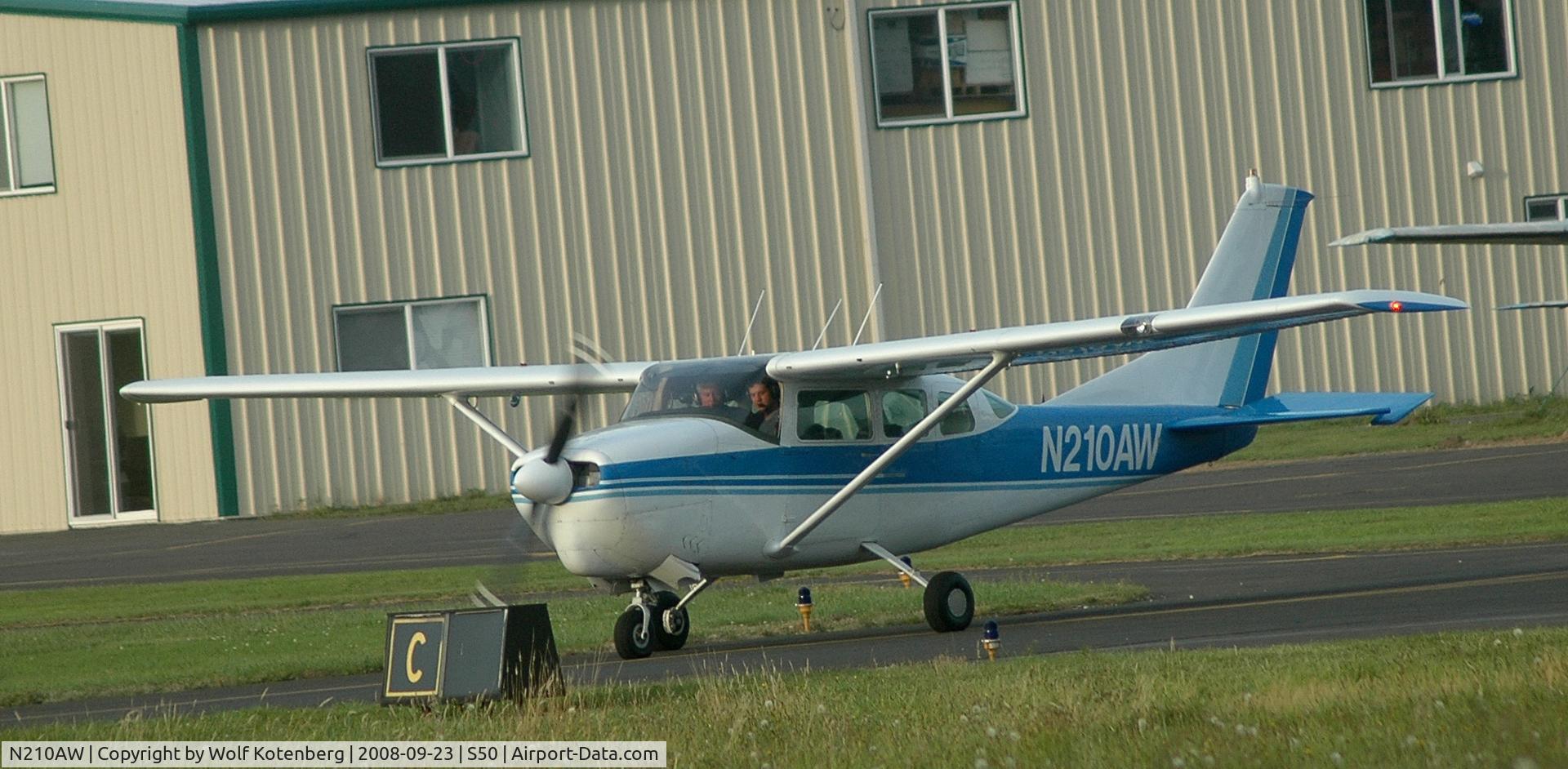 N210AW, 1964 Cessna 210D Centurion C/N 21058492, preparing for take-off