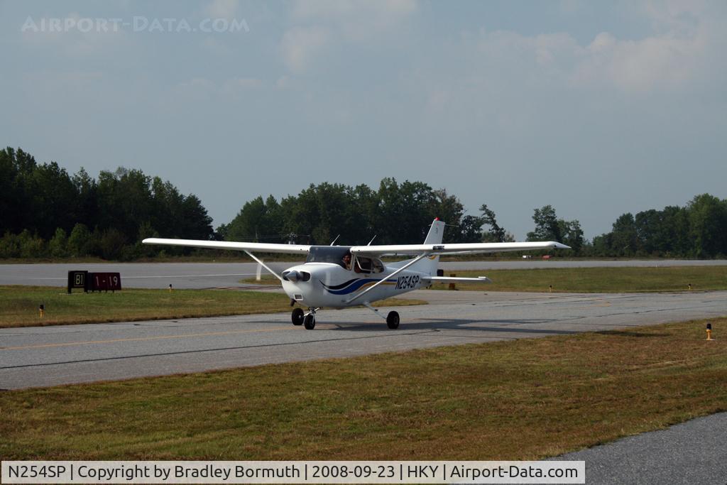 N254SP, 1999 Cessna 172S C/N 172S-8230, A great day to take pictures.