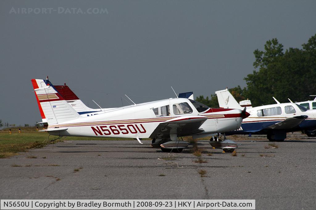 N5650U, Piper PA-28-140 C/N 28-26446, A great day to take pictures.