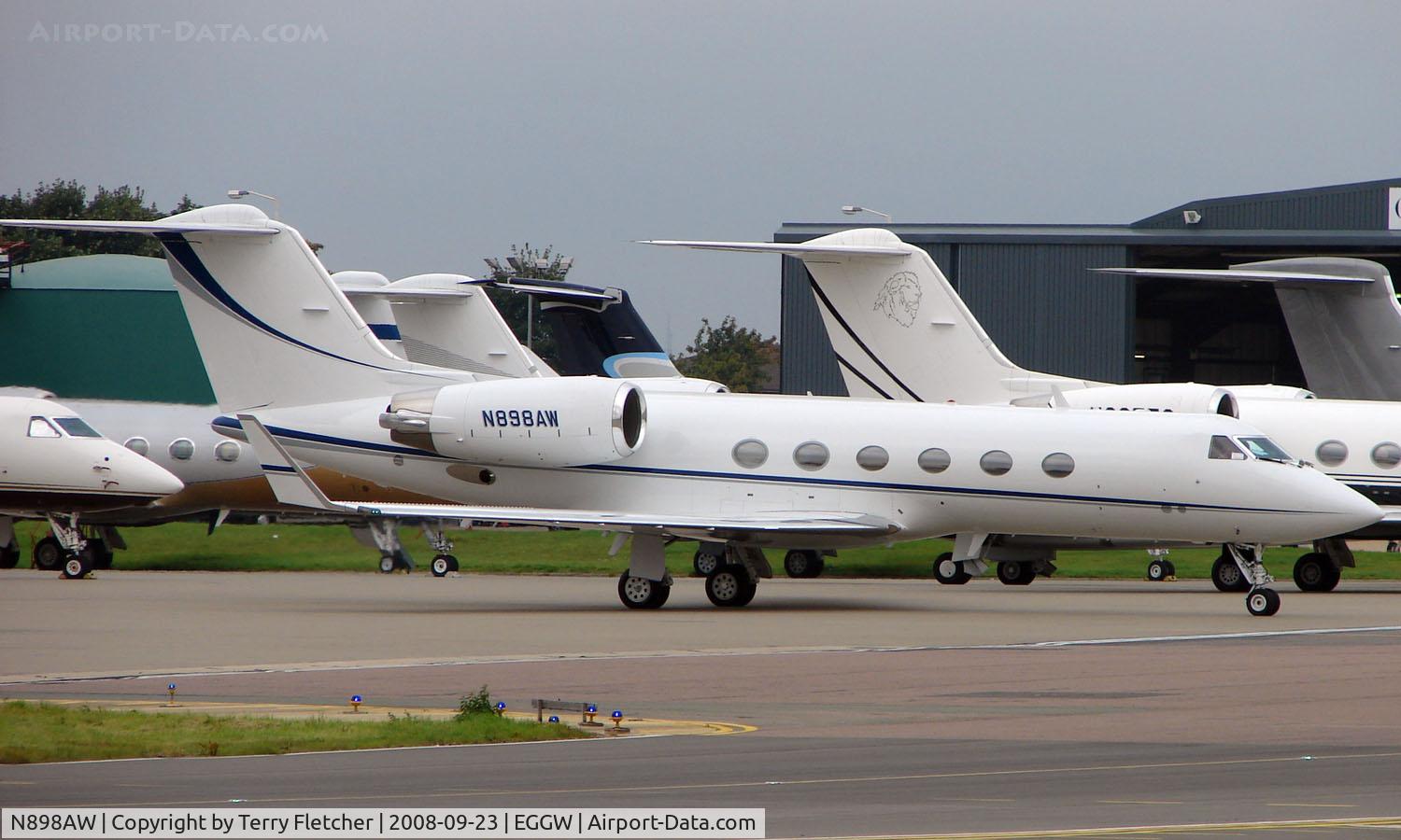 N898AW, 1996 Gulfstream Aerospace G-IV C/N 1283, Gulf IV at Luton