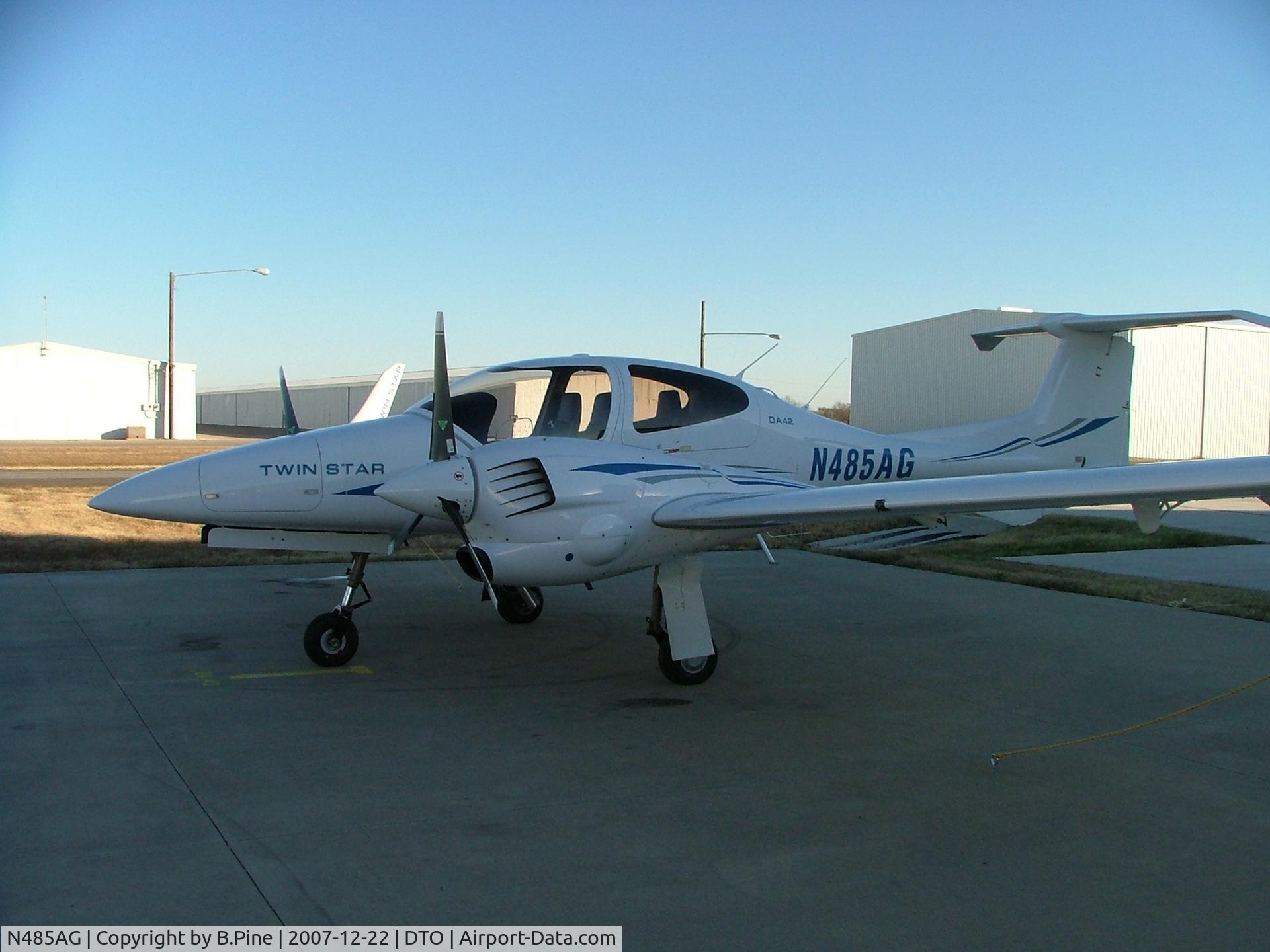 N485AG, 2007 Diamond DA-42 Twin Star C/N 42.AC085, DA42 side view.