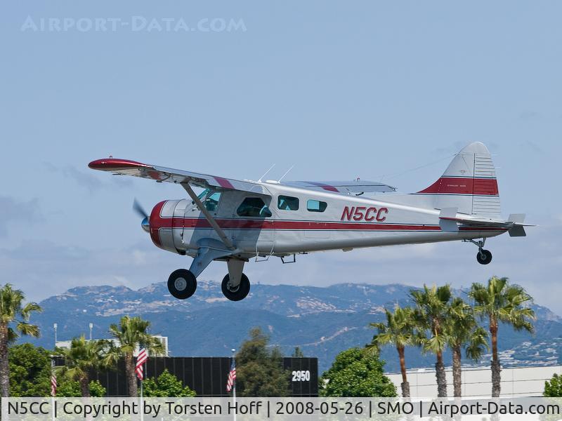 N5CC, 1956 De Havilland Canada DHC-2 Beaver C/N 1167, N5CC at Santa Monica, CA
