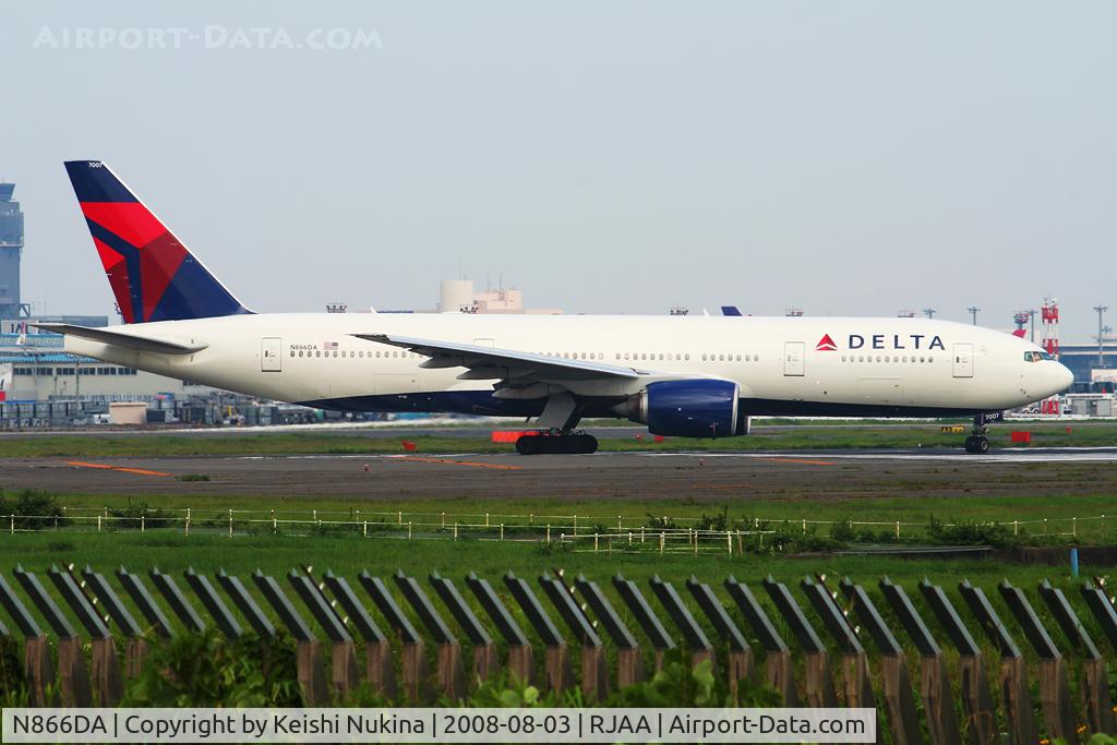 N866DA, 1999 Boeing 777-232ER C/N 29738,  