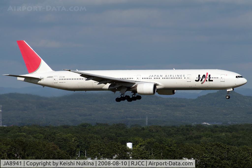 JA8941, 1998 Boeing 777-346 C/N 28393,  