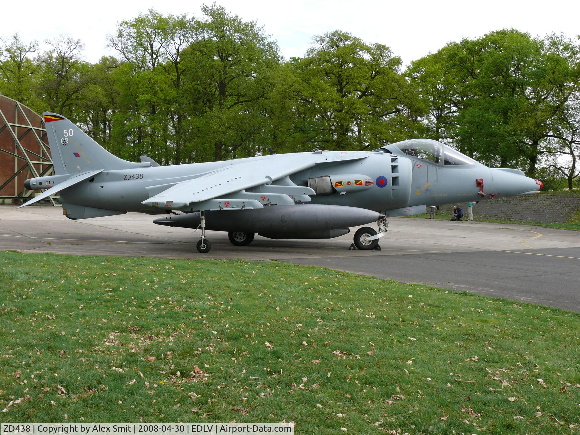 ZD438, British Aerospace Harrier GR.7 C/N P50, Back home at Laarbruch and parked in the shelteraerea