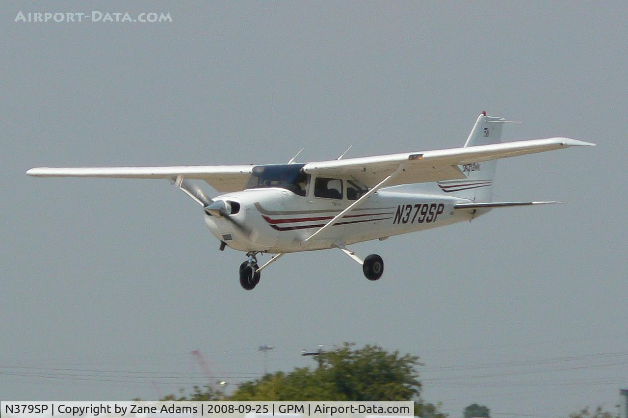 N379SP, 2003 Cessna 172S C/N 172S9509, at gr
