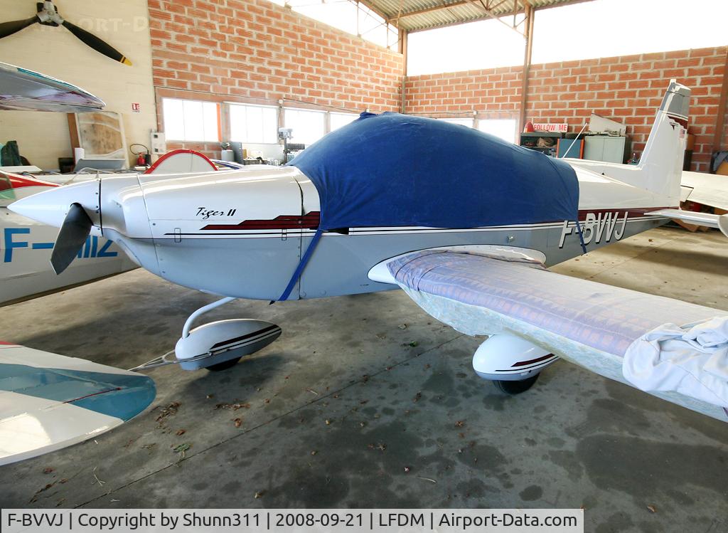 F-BVVJ, Grumman American AA-5B Tiger C/N AA5B-0008, Hangared...