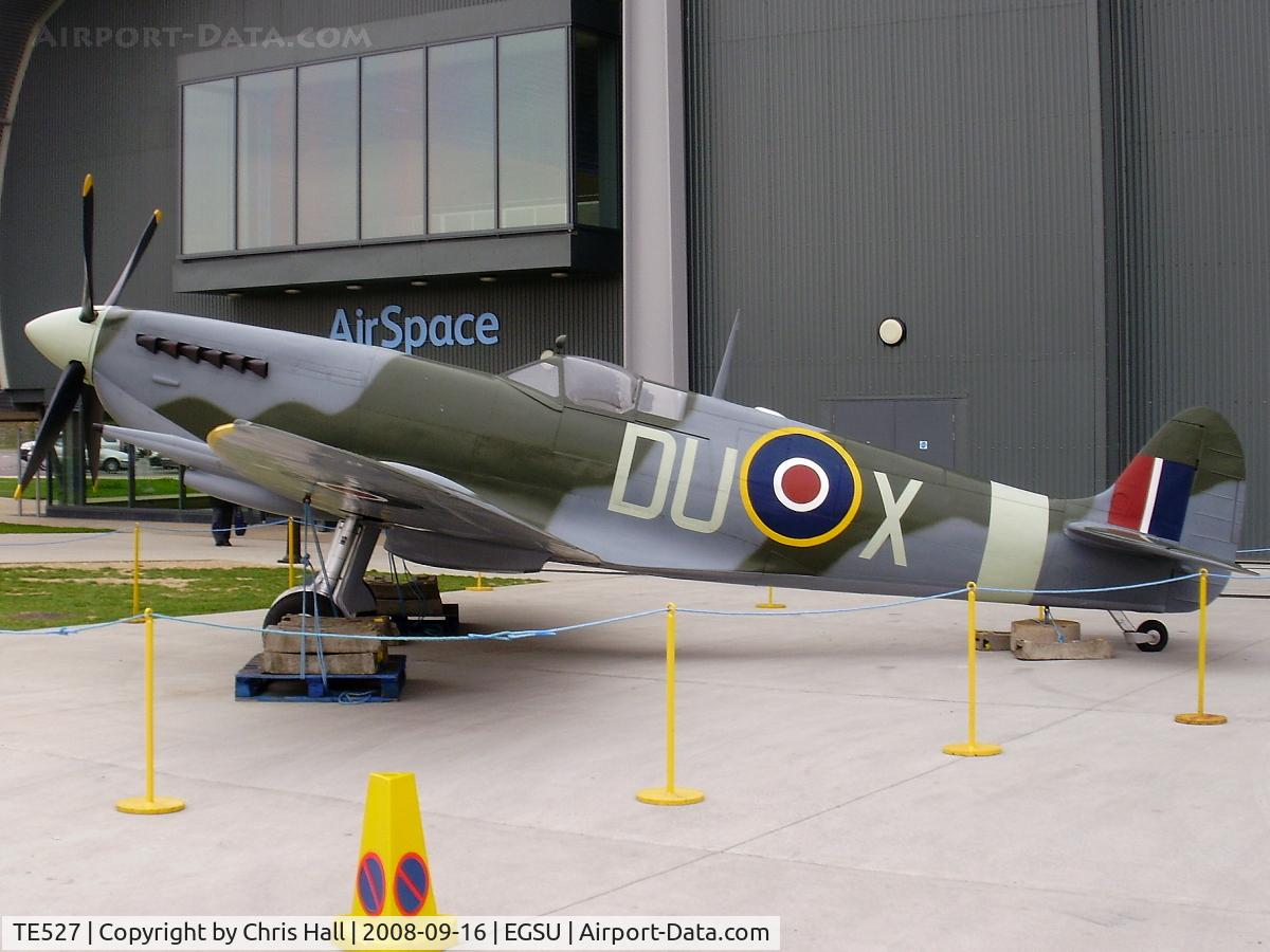 TE527, Supermarine 361 Spitfire LF.IXe Replica C/N None (TE527), Replica Spitfire painted as TE527 / DUX of 134th Czech Fighter Wing.