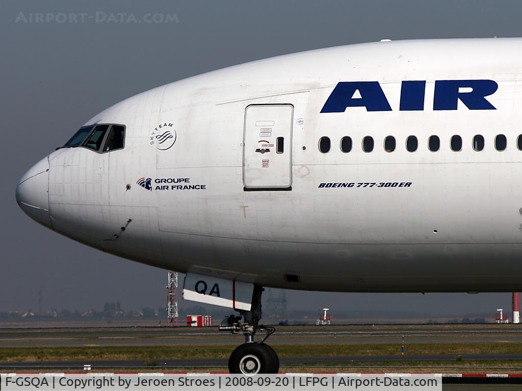F-GSQA, 2004 Boeing 777-328/ER C/N 32723, .