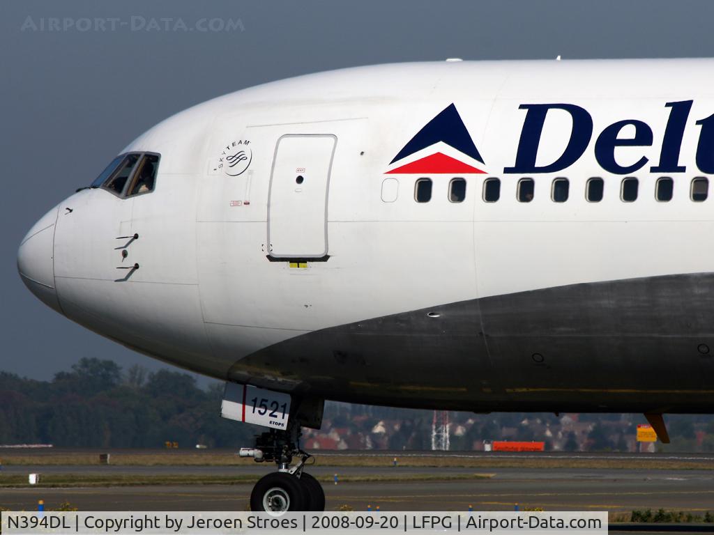 N394DL, 1995 Boeing 767-324/ER C/N 27394, .