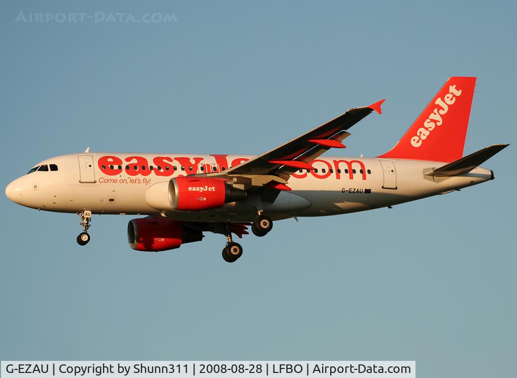 G-EZAU, 2006 Airbus A319-111 C/N 2795, Landing rwy 32L