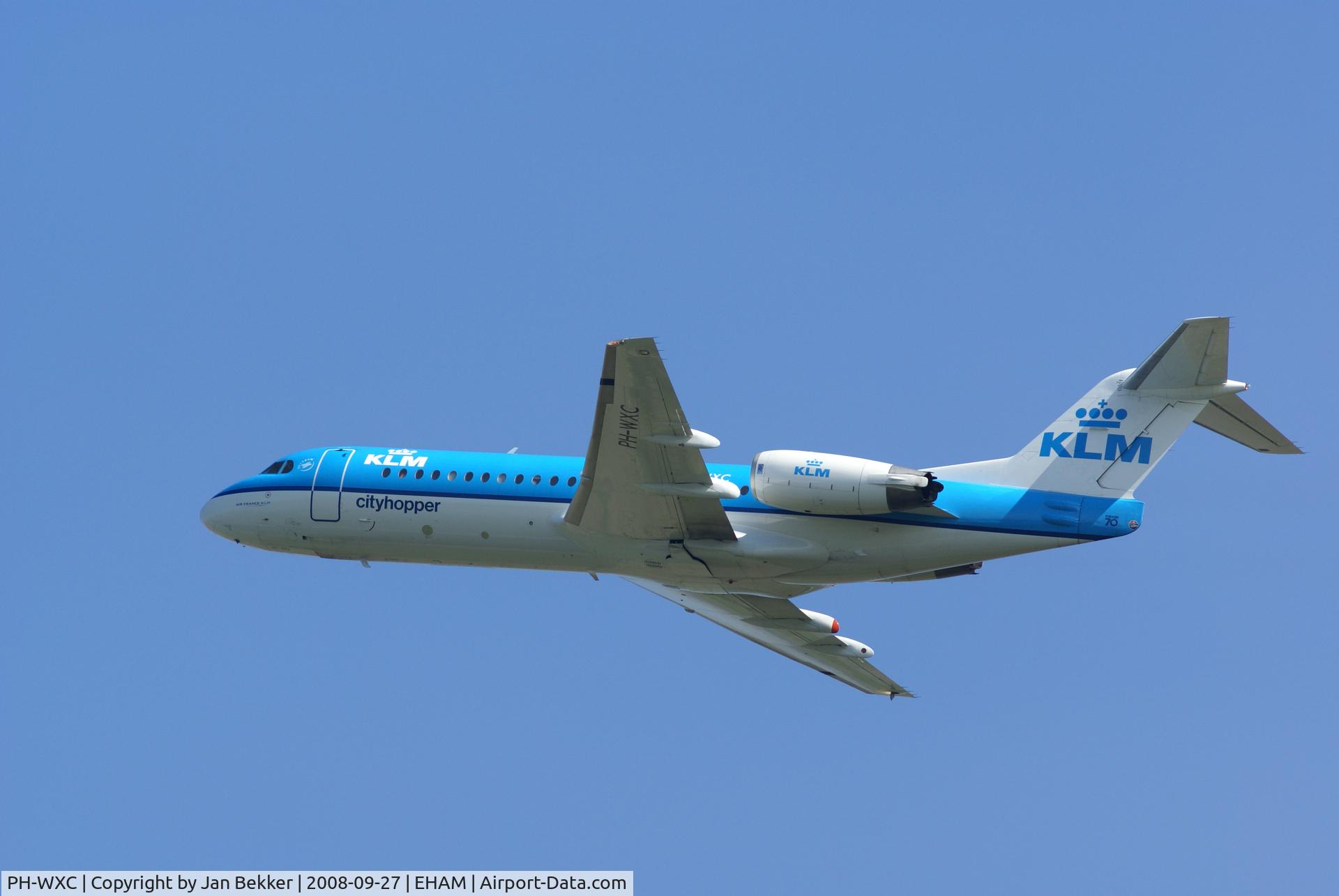 PH-WXC, 1996 Fokker 70 (F-28-0070) C/N 11574, Just after take off from 