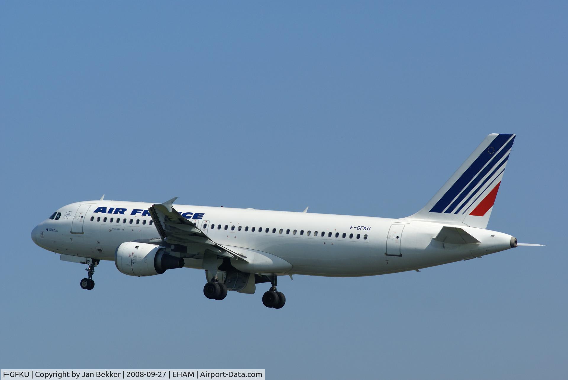 F-GFKU, 1991 Airbus A320-211 C/N 0226, Just after take off from 