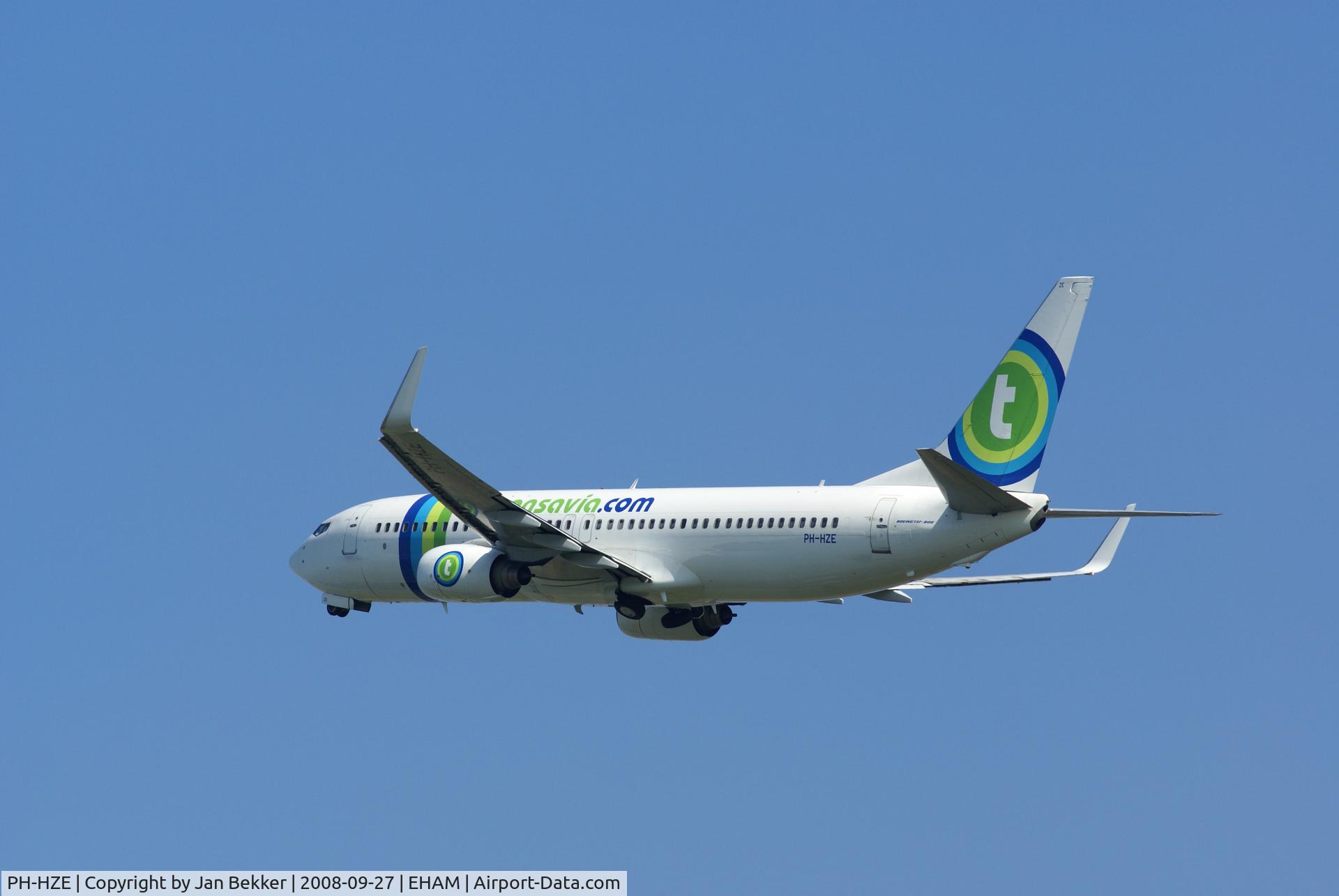 PH-HZE, 1999 Boeing 737-8K2 C/N 28377, Just airborne (Polderbaan)