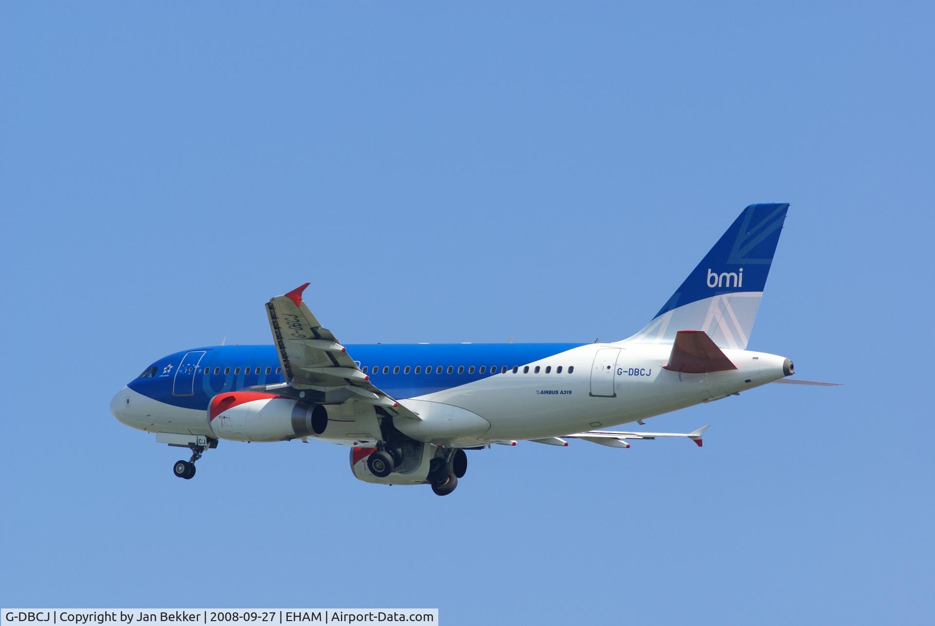 G-DBCJ, 2006 Airbus A319-131 C/N 2981, Just after take off
