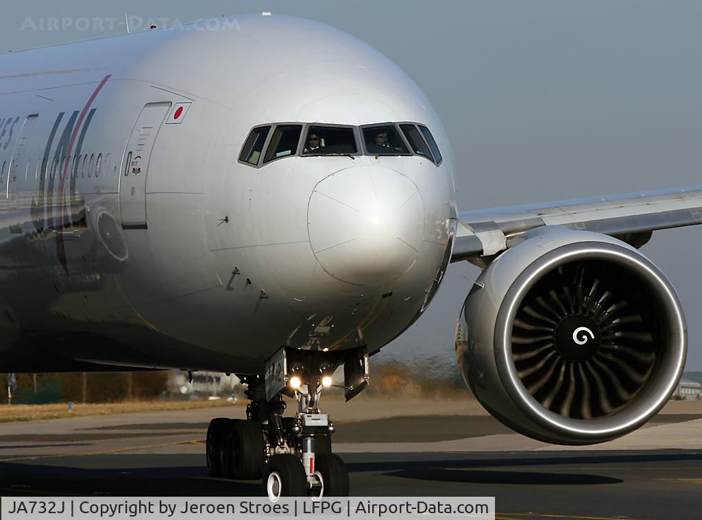 JA732J, 2002 Boeing 777-346/ER C/N 32430, .