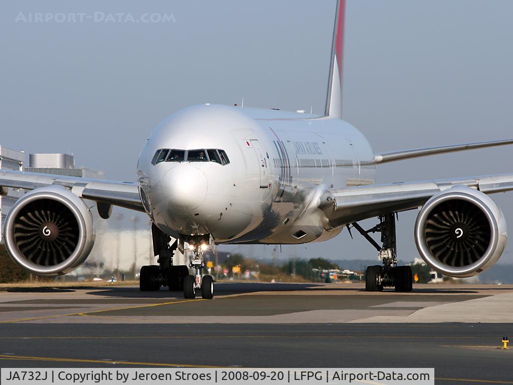 JA732J, 2002 Boeing 777-346/ER C/N 32430, .