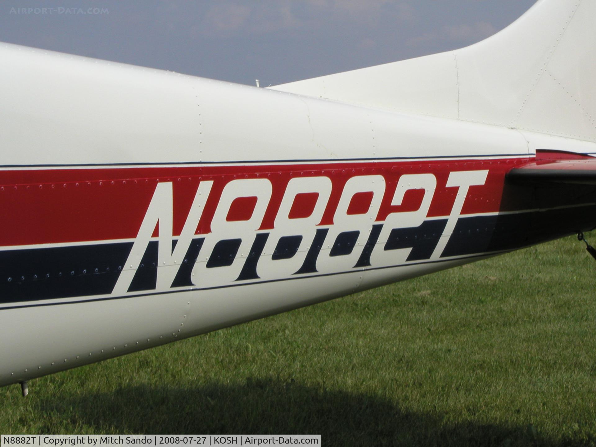N8882T, 1960 Cessna 182C Skylane C/N 52782, EAA AirVenture 2008.