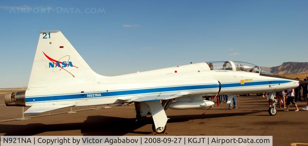 N921NA, 1969 Northrop T-38A C/N 66-8387, At Grand Junction Airshow.