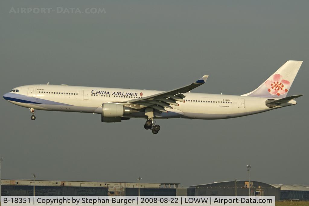 B-18351, 2006 Airbus A330-302 C/N 725, VIE - LOWW
