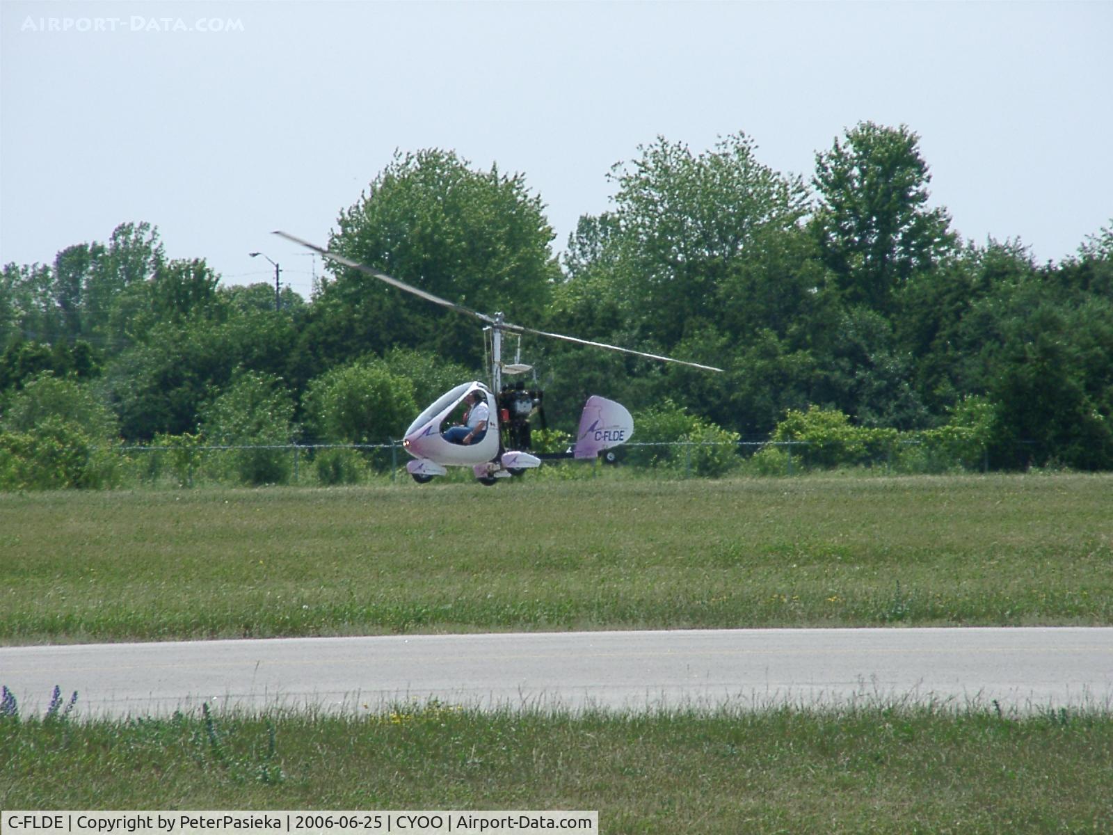 C-FLDE, 1998 Haseloh RAF 2000 GTX SE C/N H2-98-9-360, @ Oshawa Airport