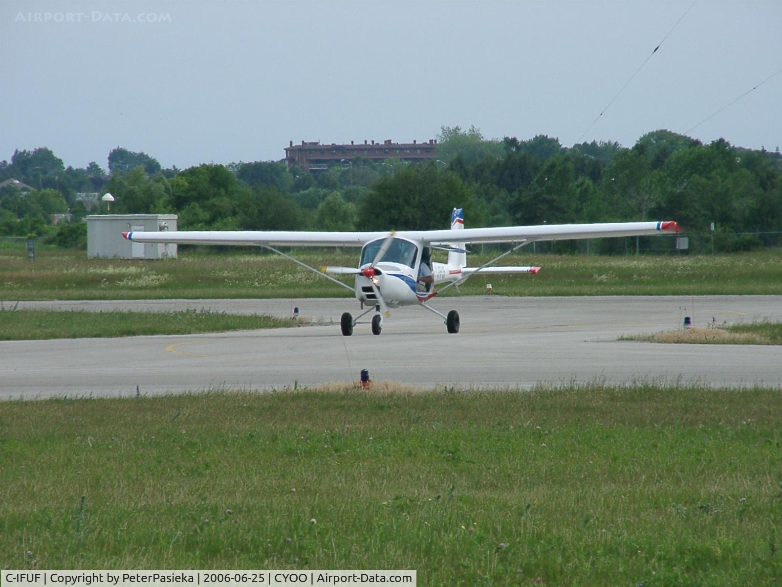 C-IFUF, 2006 3xtrim 3x55 Trainer C/N E51.C, @ Oshawa Airport