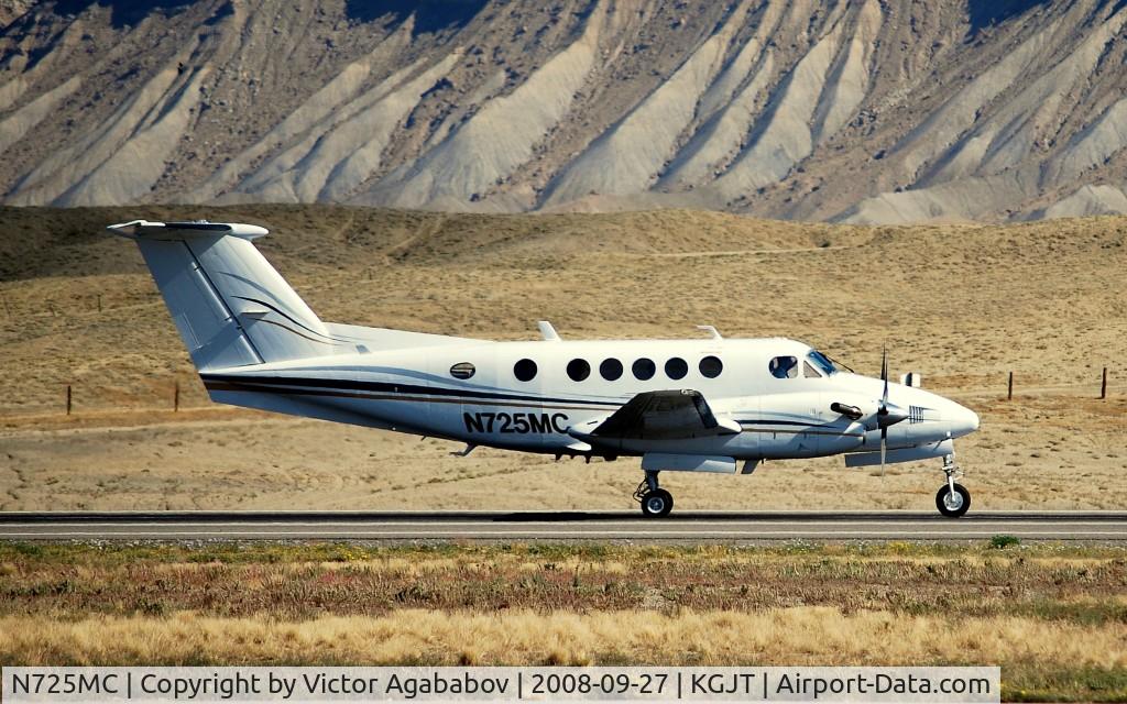 N725MC, 1976 Beech 200 Super King Air C/N BB-169, At Grand Junction Airshow