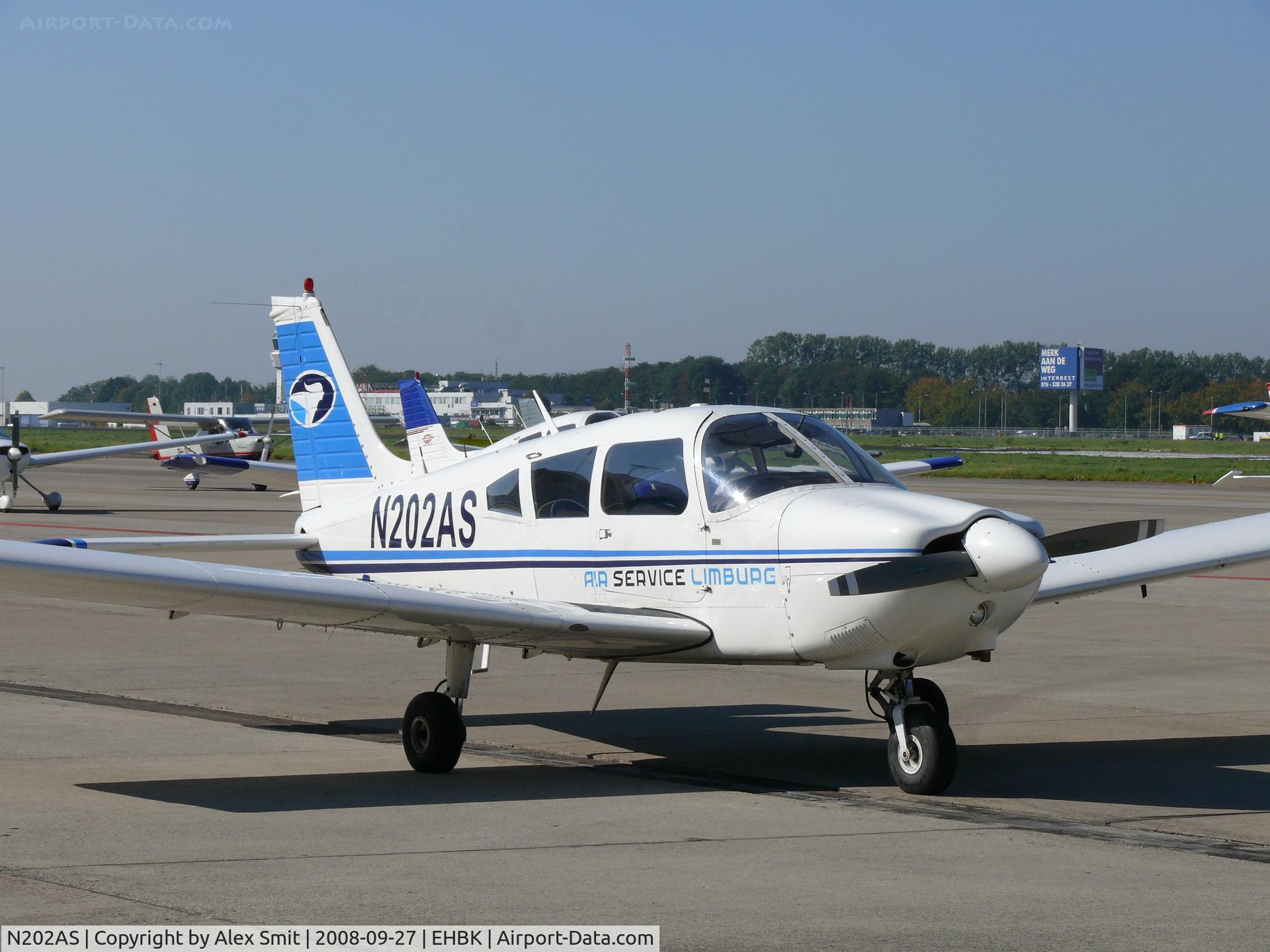 N202AS, 1973 Piper PA-28-180 C/N 287305465, Piper Pa28-180 Challenger N202AS Air Service Limburg