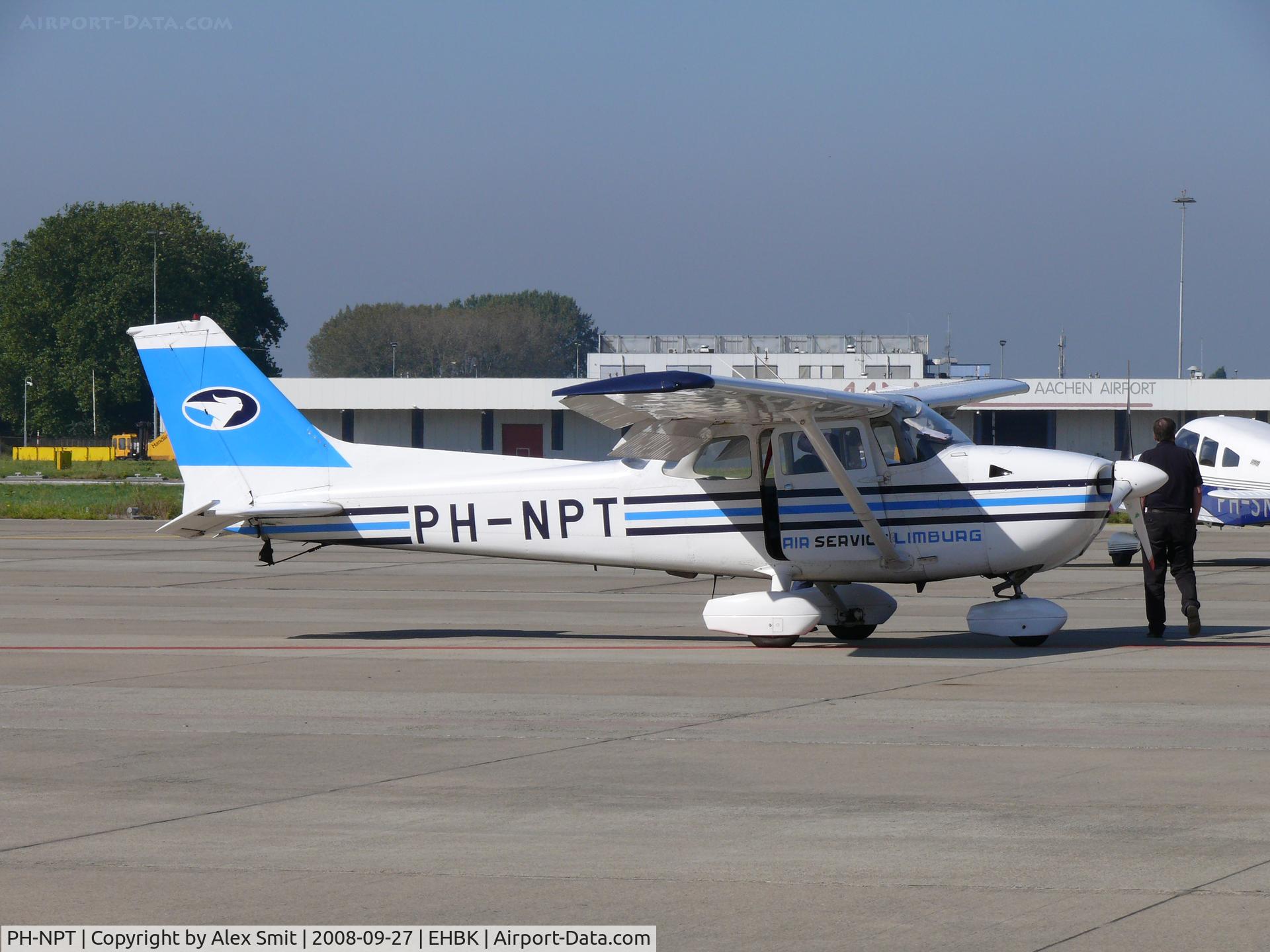 PH-NPT, Reims F172N Skyhawk C/N 1641, Cessna CF172N Skyhawk PH-NPT Air Service Limburg