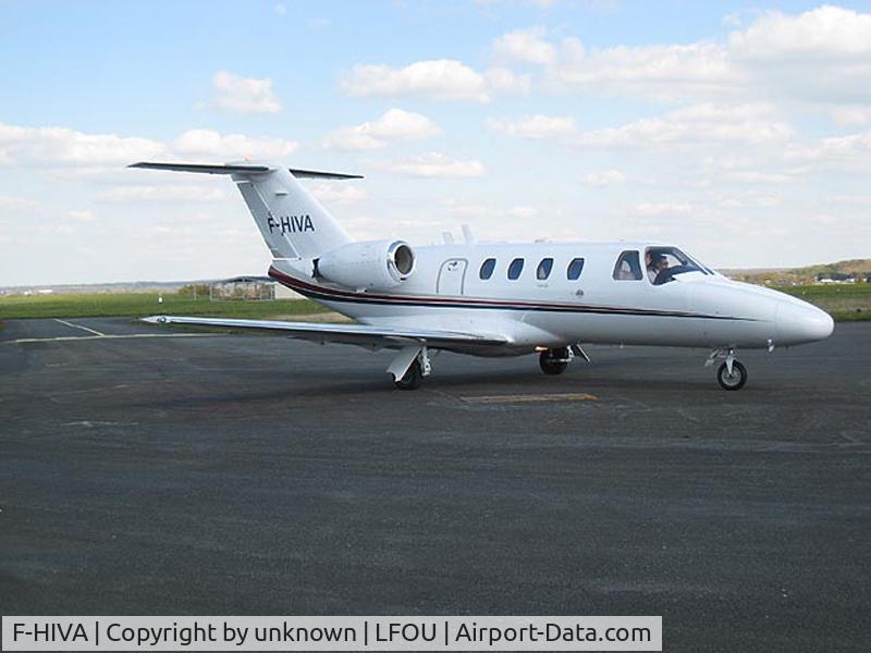 F-HIVA, 1998 Cessna 525 CitationJet C/N 525-0235, before starting up