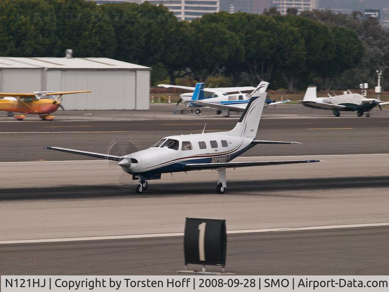N121HJ, 1985 Piper PA-46-310P Malibu C/N 46-8508105, N121HJ departing on RWY 21