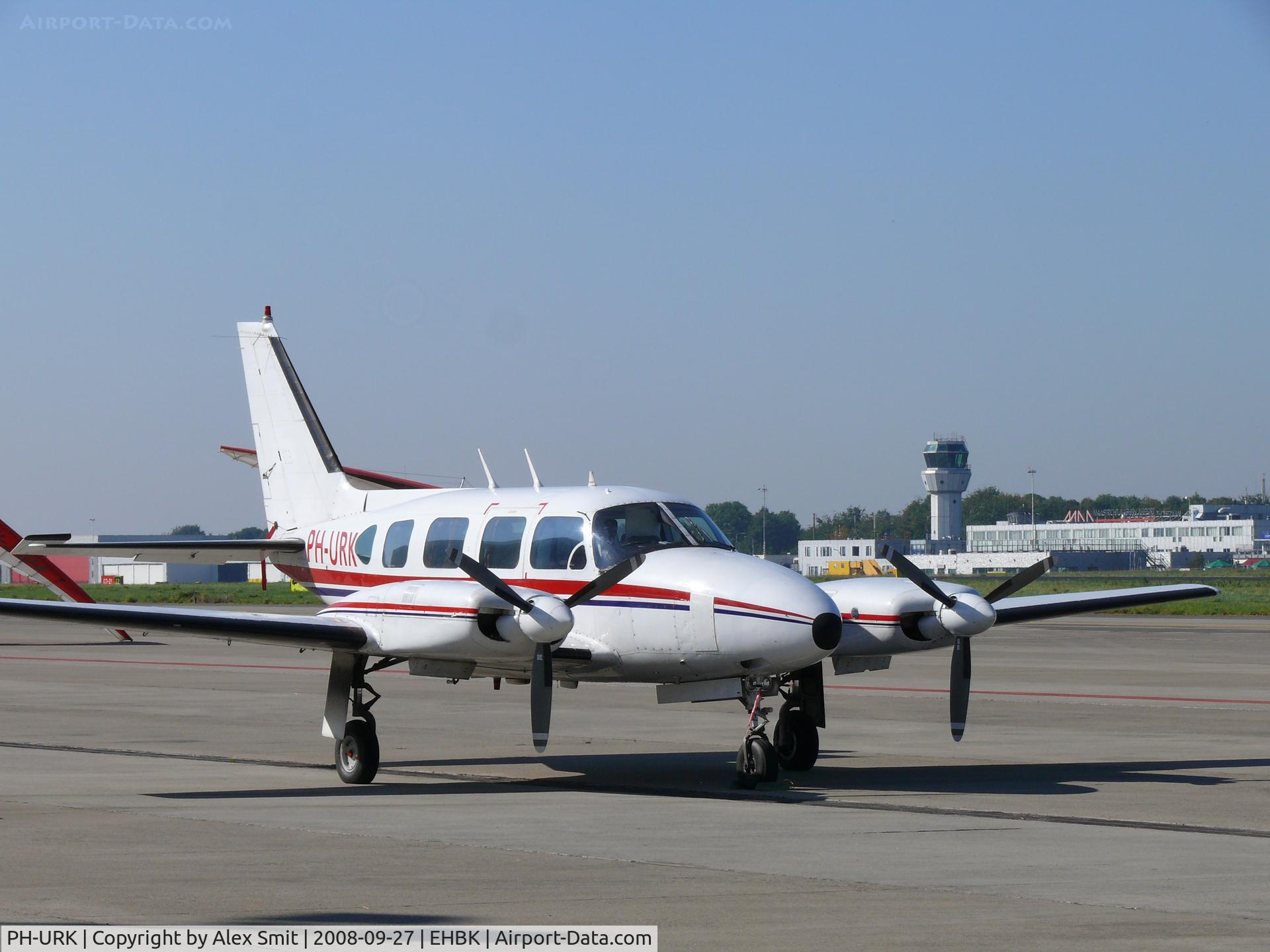PH-URK, Piper PA-31-310 Navajo Navajo C/N 31-478, Piper Pa31 Navajo PH-URK