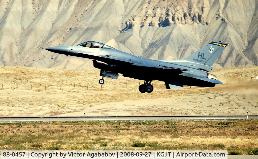 88-0457, 1988 General Dynamics F-16CG Night Falcon C/N 1C-59, At Grand Junction Airshow