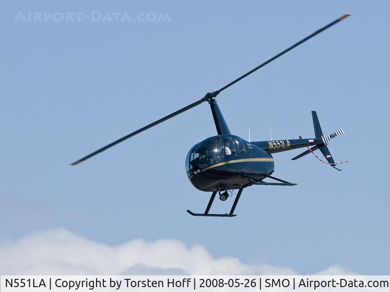 N551LA, 2006 Robinson R44 II C/N 11241, N551LA banking to line up with RWY 21