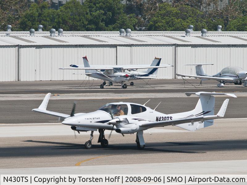N430TS, 2006 Diamond DA-42 Twin Star C/N 42.AC030, N430TS departing on RWY 21