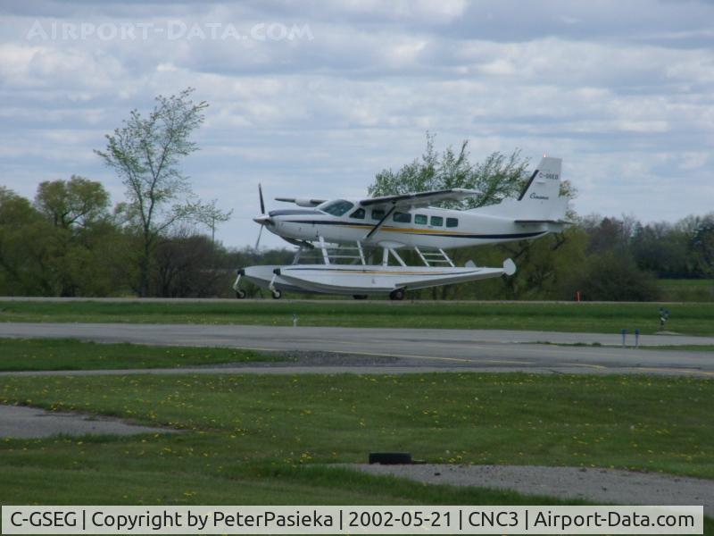 C-GSEG, 2001 Cessna 208 Caravan I C/N 20800335, @ Brampton Airport