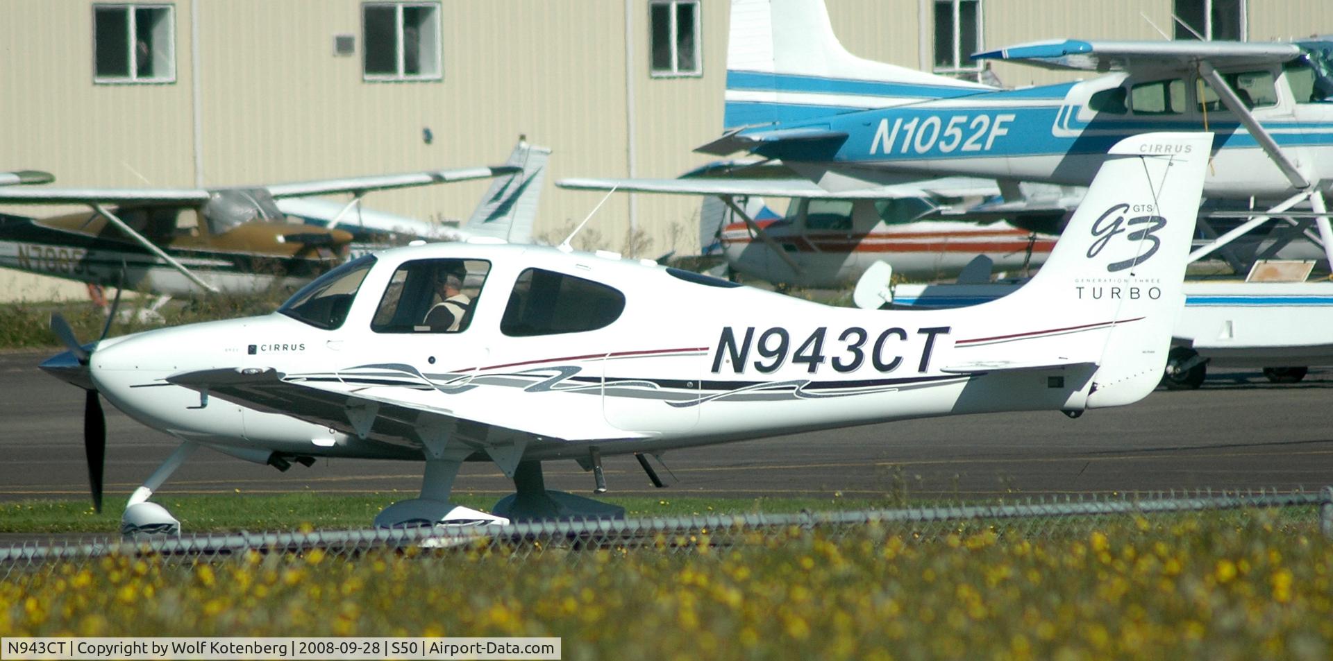 N943CT, 2008 Cirrus SR22 C/N 2943, waiting for t/o