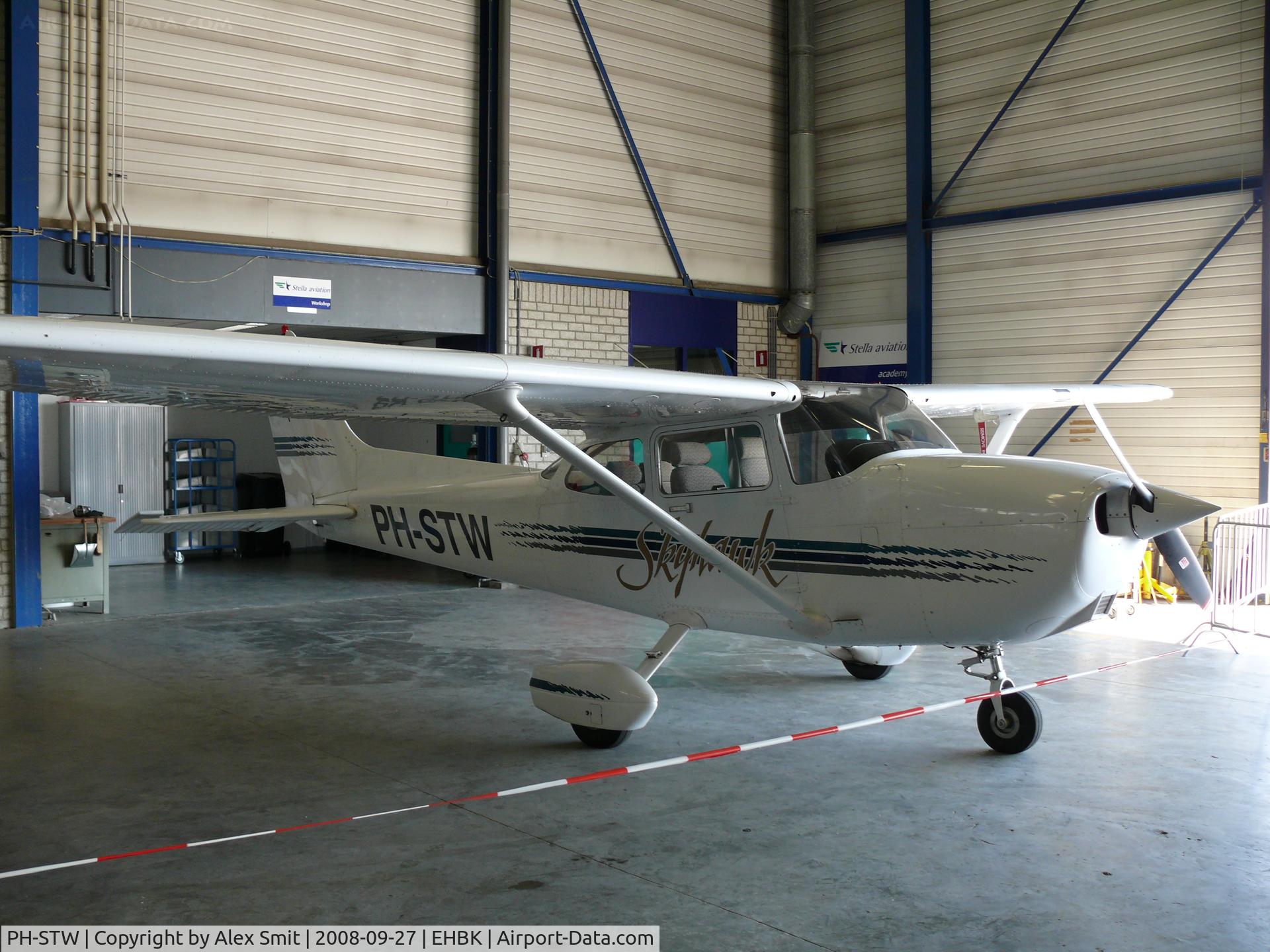 PH-STW, Cessna 172R Skyhawk C/N 172-80158, Cessna C172R Skyhawk PH-STW