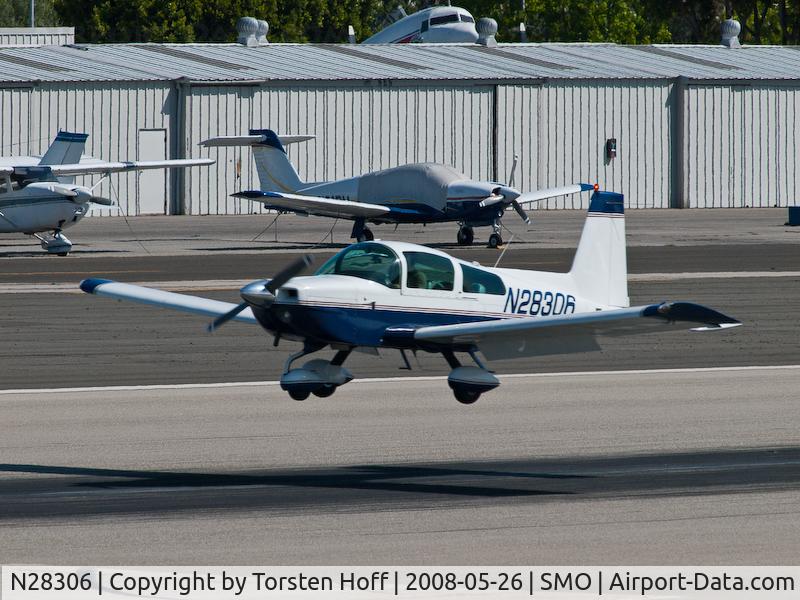N28306, 1977 Grumman American AA-5B Tiger C/N AA5B0550, N28306 arriving on RWY 21