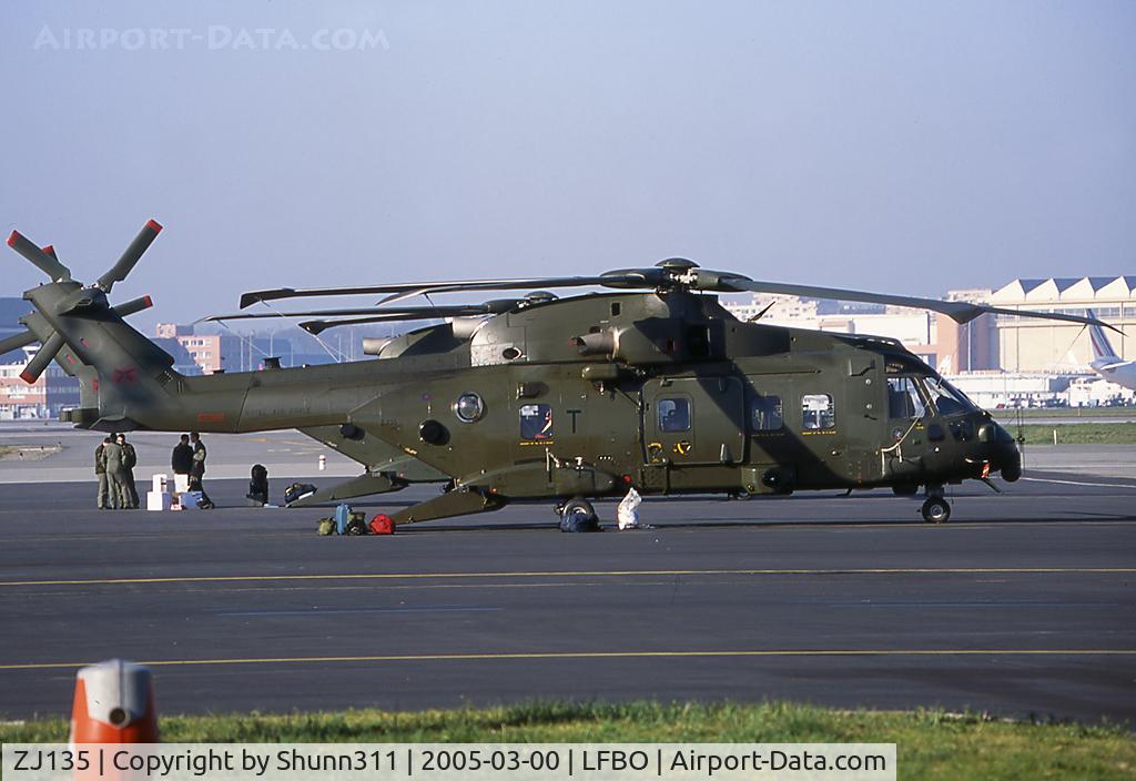 ZJ135, Westland Merlin HC.3 C/N 50187, Parked at the General Aviation area and waiting his departure...
