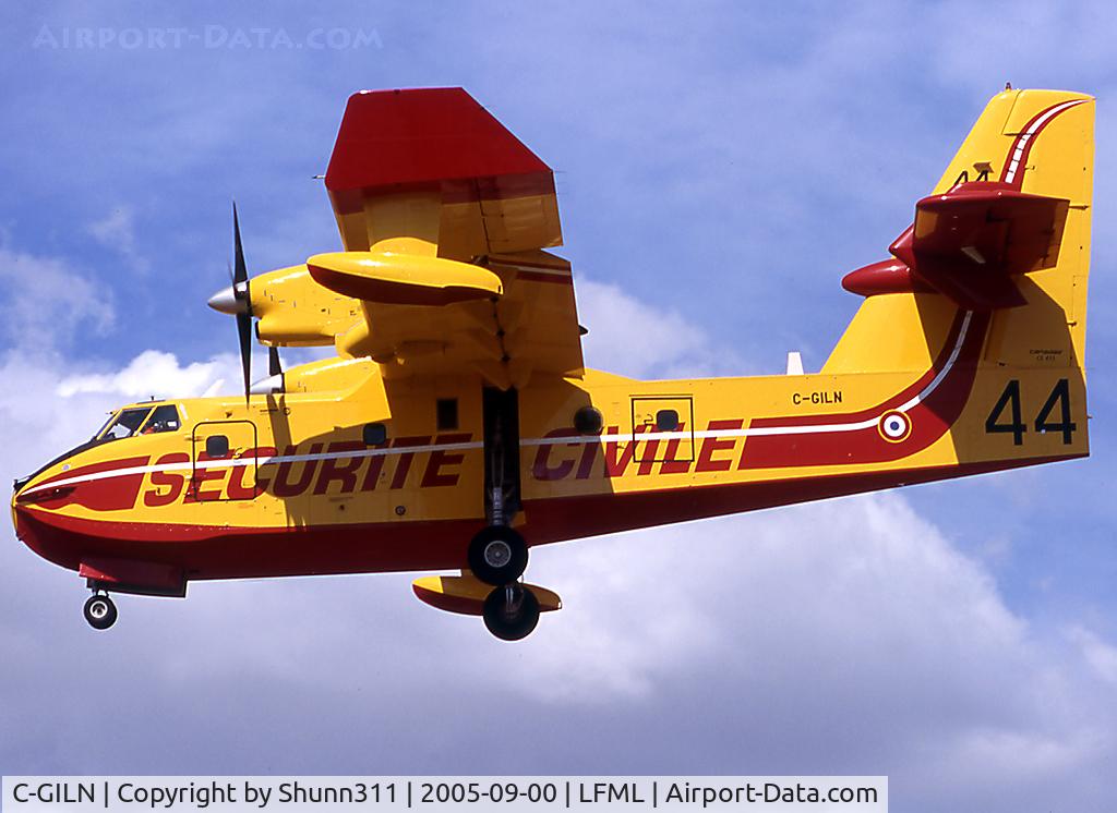 C-GILN, 2001 Bombardier CL-415 (CL-215-6B11) C/N 2057, Landing rwy 32L