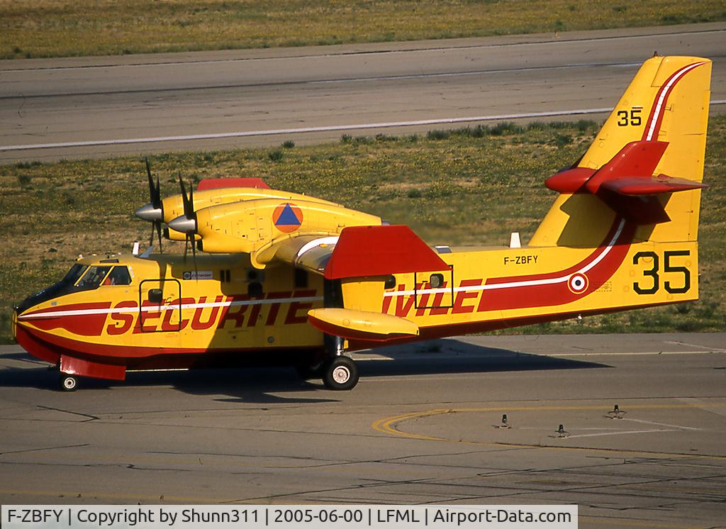 F-ZBFY, Canadair CL-215-6B11 CL-415 C/N 2010, Ready to make a new flight...