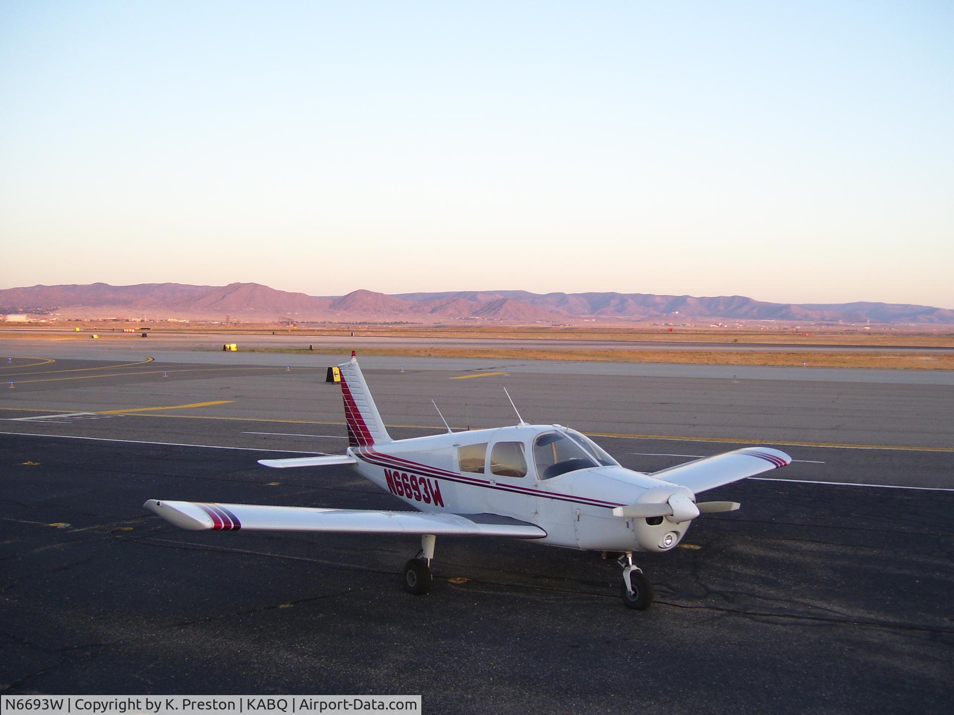 N6693W, 1965 Piper PA-28-140 Cherokee C/N 28-21284, Kabq