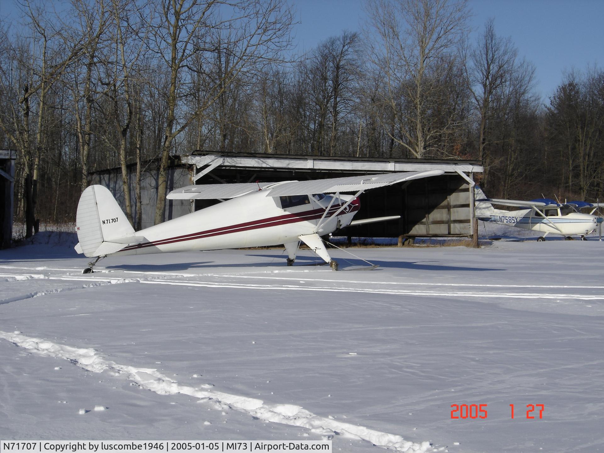 N71707, 1946 Luscombe 8A C/N 3134, On skis during a Michigan Winter