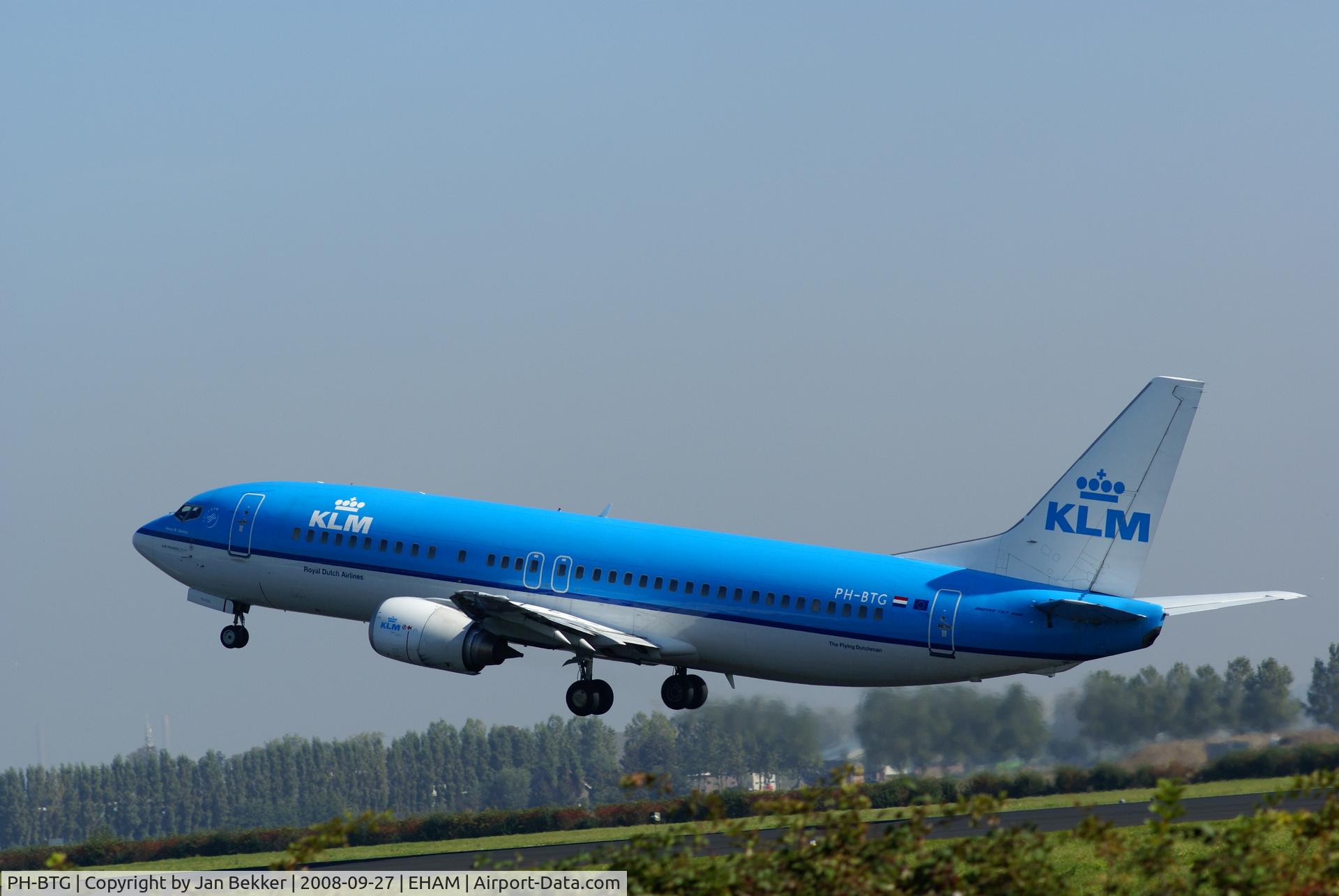 PH-BTG, 1994 Boeing 737-406 C/N 27233, Taking off from the Polderbaan